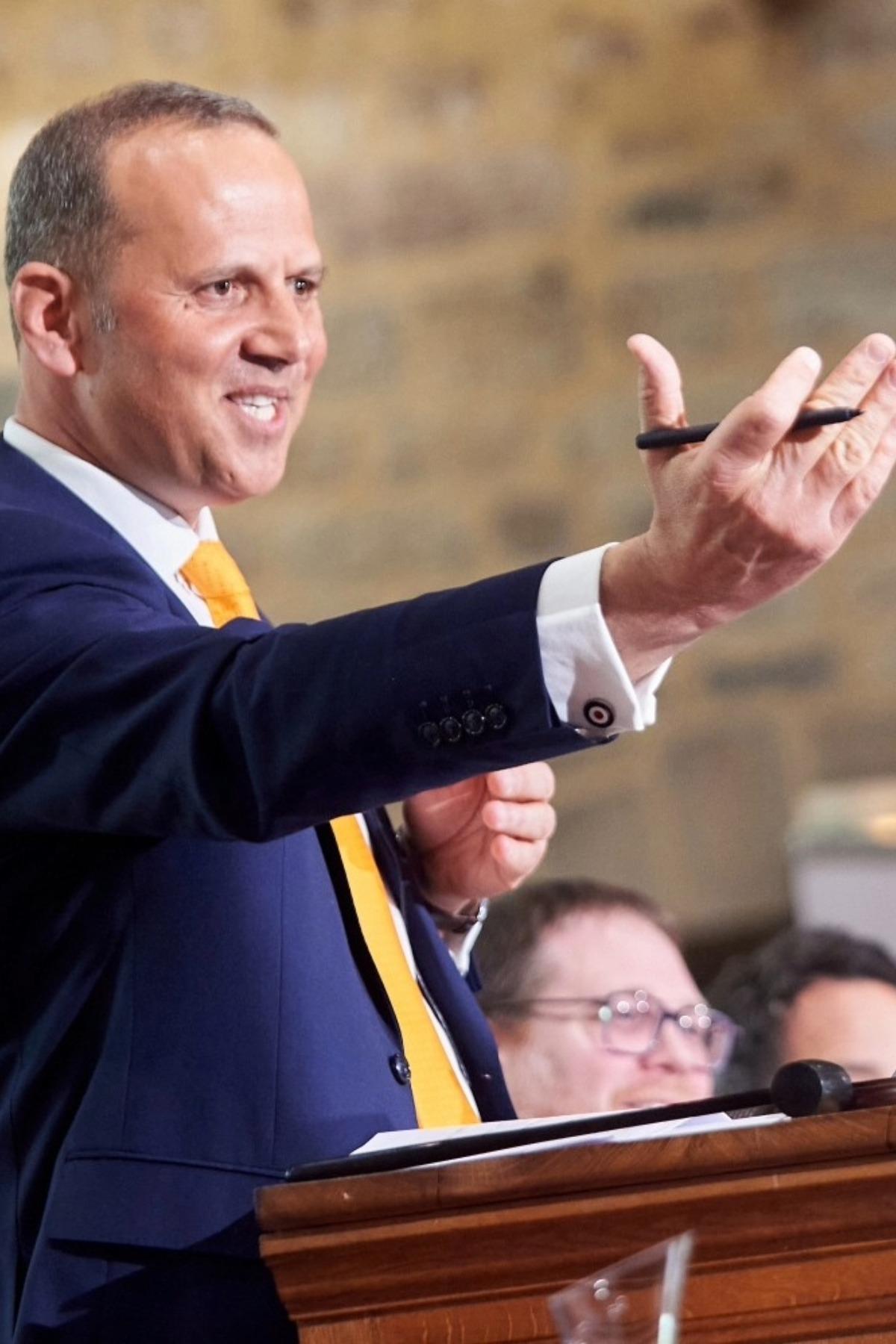 Auctioneer