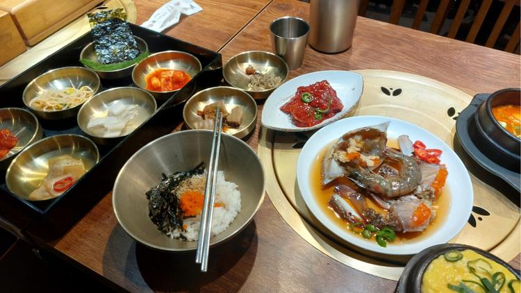 Korean barbeque to illustrate our article on wine shipping to South Korea