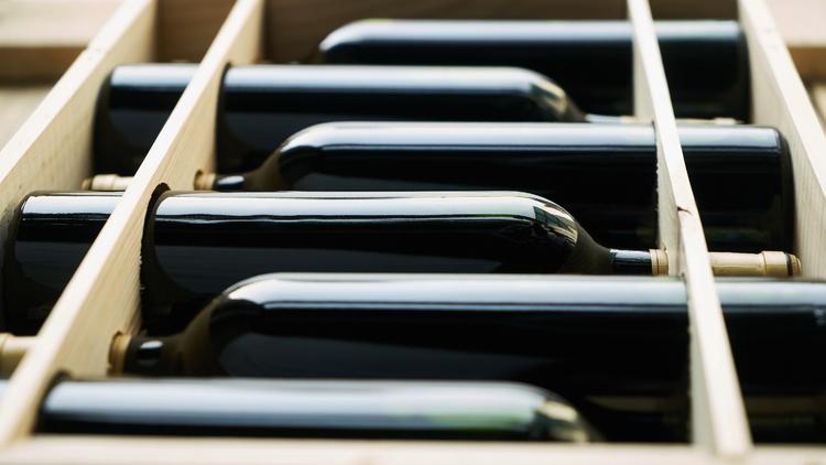 Bordeaux en primeur wines in a wooden case