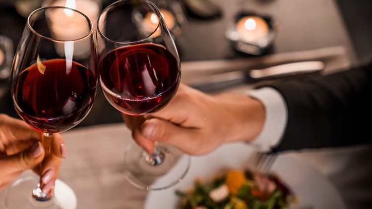 vin rouge anniversaire de mariage