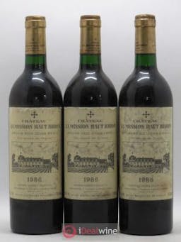 Château La Mission Haut-Brion Cru Classé de Graves  1986 - Lot of 3 Bottles