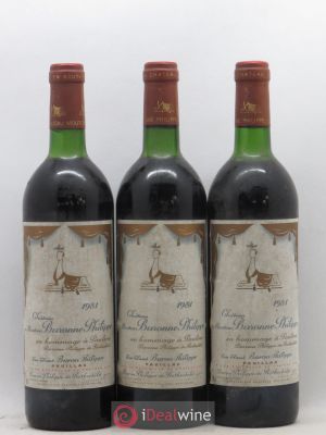 Château d'Armailhac - Mouton Baron(ne) Philippe 5ème Grand Cru Classé  1981 - Lot of 3 Bottles