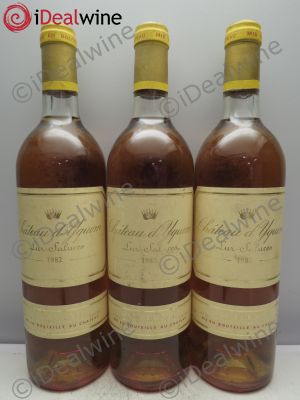 Château d'Yquem 1er Cru Classé Supérieur  1982 - Lot of 3 Bottles