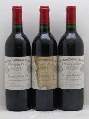 Château Cheval Blanc 1er Grand Cru Classé A  1992 - Lot of 3 Bottles