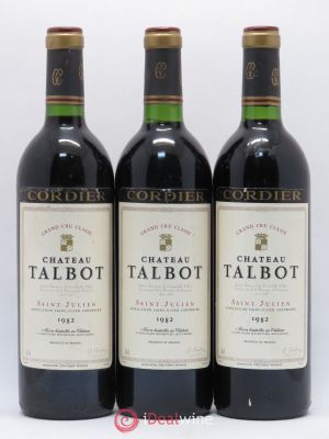 Château Talbot 4ème Grand Cru Classé  1982 - Lot of 3 Bottles