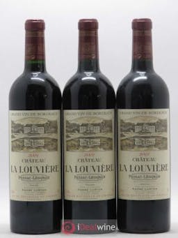 Château la Louvière  2001 - Lot of 3 Bottles