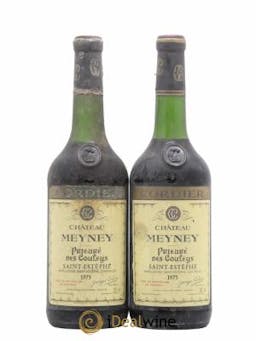 Château Meyney  1975 - Lot of 2 Bottles