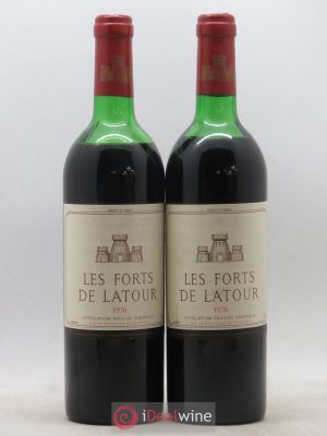 Les Forts de Latour Second Vin  1976 - Lot of 2 Bottles