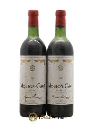 Château Mouton Cadet  1982 - Lot of 2 Bottles