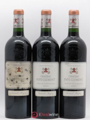 Château Pape Clément Cru Classé de Graves  2005 - Lot of 3 Bottles
