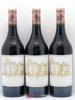 Château Haut Brion 1er Grand Cru Classé  2001 - Lot of 3 Bottles