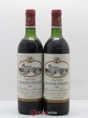 Château Chasse Spleen (no reserve) 1983 - Lot of 2 Bottles