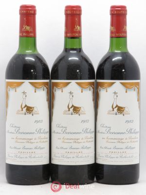 Château d'Armailhac - Mouton Baron(ne) Philippe 5ème Grand Cru Classé  1982 - Lot of 3 Bottles