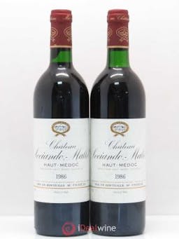 Château Sociando Mallet  1986 - Lot of 2 Bottles