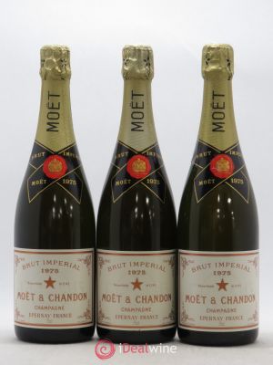 Brut Impérial Moët et Chandon  1975 - Lot of 3 Bottles