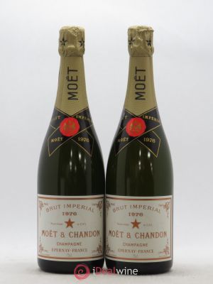 Brut Impérial Moët et Chandon  1976 - Lot of 2 Bottles