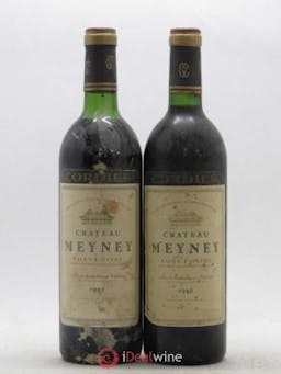 Château Meyney  1982 - Lot of 2 Bottles