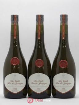 Alcool Très Vieille Fine de Bourgogne Les Fleurons Joseph Cartron  - Lot of 3 Bottles