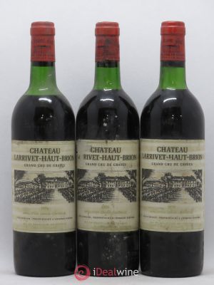 Château Larrivet Haut-Brion  1976 - Lot of 3 Bottles