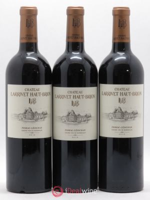 Château Larrivet Haut-Brion  2016 - Lot of 3 Bottles