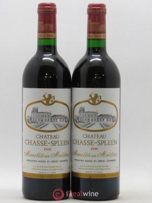 Château Chasse Spleen  1990 - Lot of 2 Bottles