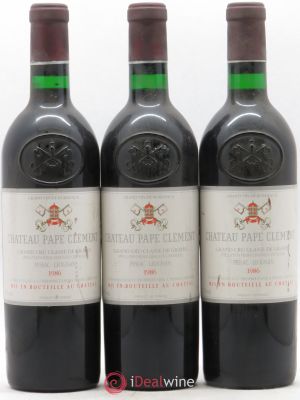 Château Pape Clément Cru Classé de Graves  1986 - Lot of 3 Bottles