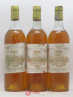 Château Filhot 2ème Grand Cru Classé  1976 - Lot of 3 Bottles