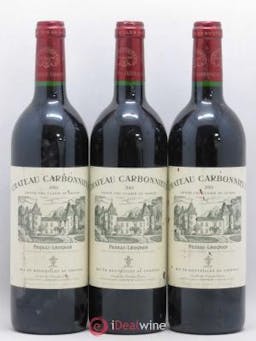 Château Carbonnieux Cru Classé de Graves  2002 - Lot of 3 Bottles