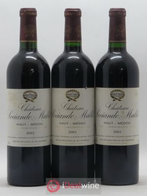 Château Sociando Mallet  2001 - Lot of 3 Bottles