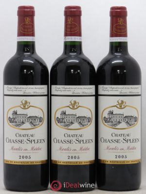 Château Chasse Spleen  2005 - Lot of 3 Bottles