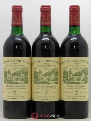 Château Carbonnieux Cru Classé de Graves  1986 - Lot of 3 Bottles