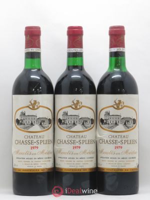 Château Chasse Spleen  1979 - Lot of 3 Bottles