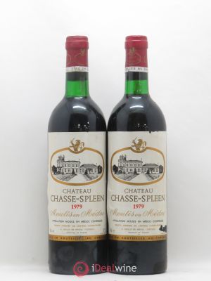 Château Chasse Spleen  1979 - Lot of 2 Bottles