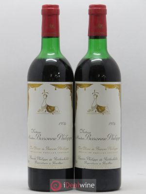 Château d'Armailhac - Mouton Baron(ne) Philippe 5ème Grand Cru Classé  1976 - Lot of 2 Bottles