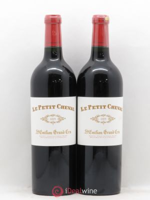 Le Petit Cheval Second Vin  2005 - Lot de 2 Bouteilles