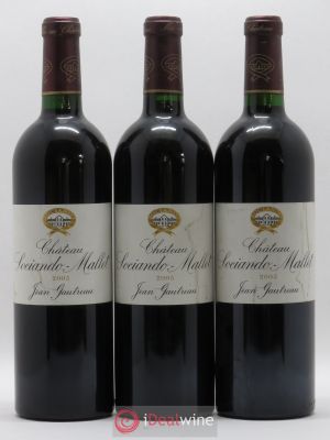 Château Sociando Mallet  2003 - Lot of 3 Bottles