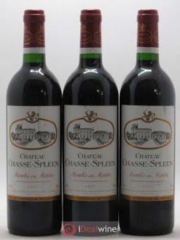 Château Chasse Spleen  1997 - Lot of 3 Bottles