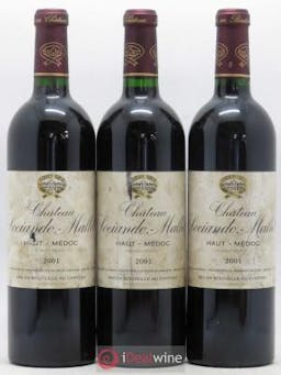 Château Sociando Mallet  2001 - Lot of 3 Bottles