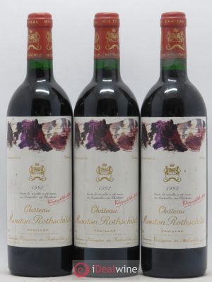 Château Mouton Rothschild 1er Grand Cru Classé  1992 - Lot of 3 Bottles