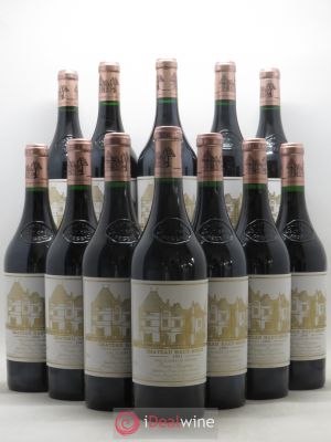 Château Haut Brion 1er Grand Cru Classé  2001 - Lot of 12 Bottles