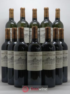 Château Larrivet Haut-Brion  2005 - Lot of 12 Bottles