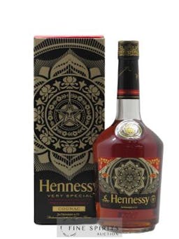 Hennessy Of. Very Special Shepard Fairey - One of 315000 Moët Hennessy USA Limited Edition   - Lot de 1 Bouteille