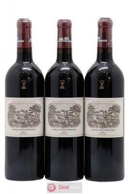 Château Lafite Rothschild 1er Grand Cru Classé  2016 - Lot of 3 Bottles