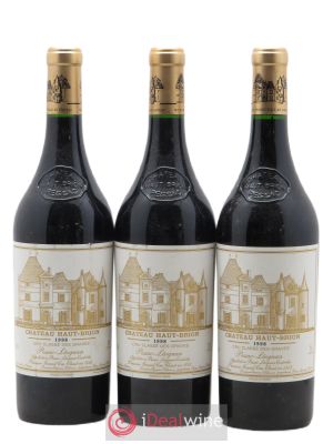 Château Haut Brion 1er Grand Cru Classé  1998 - Lot of 3 Bottles