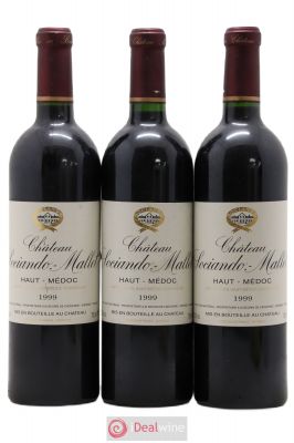 Château Sociando Mallet  1999 - Lot of 3 Bottles