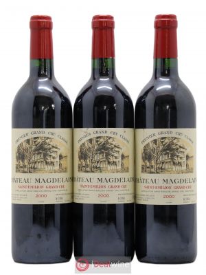 Château Magdelaine  2000 - Lot of 3 Bottles