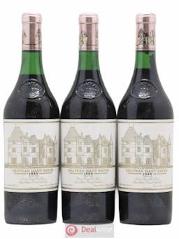 Château Haut Brion 1er Grand Cru Classé  1982 - Lot of 3 Bottles