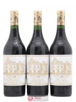 Château Haut Brion 1er Grand Cru Classé  1998 - Lot of 3 Bottles