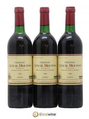 Château Lynch Moussas 5ème Grand Cru Classé  1986 - Lot of 3 Bottles