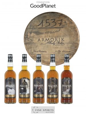 Armorik 2002 Selection (5 bottles and one cask head signed)   - Lot de 1 Coffret